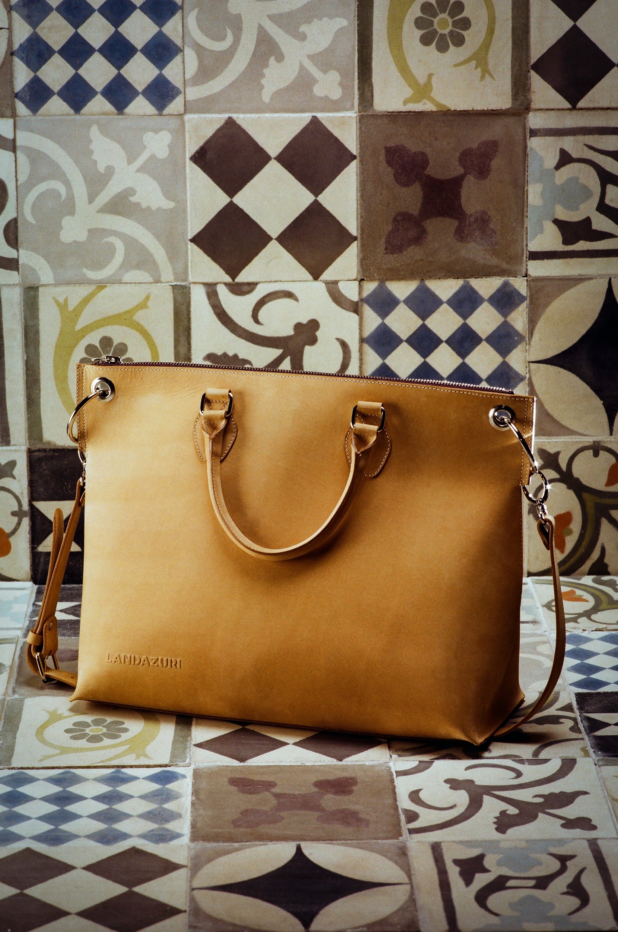 Bolso de Diseñador Camel  Landazuri