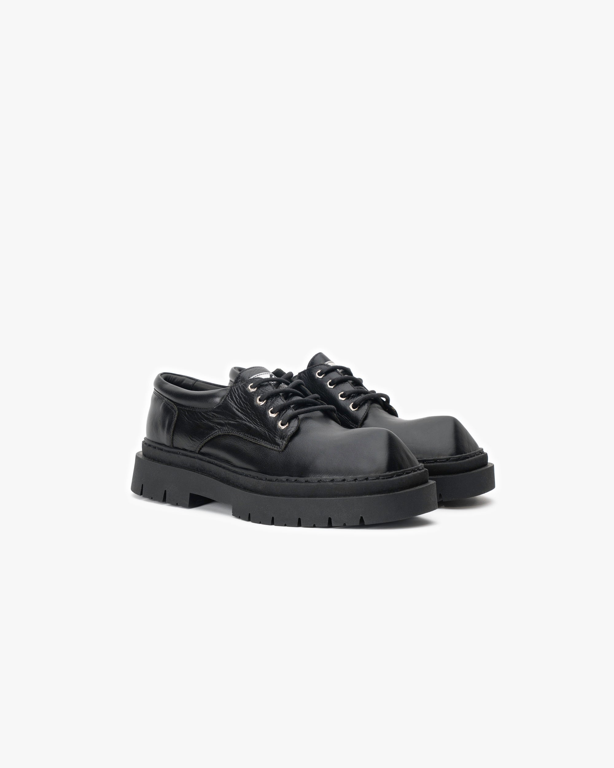 Zapato Cuero Rinho Negro Caviar Landazuri