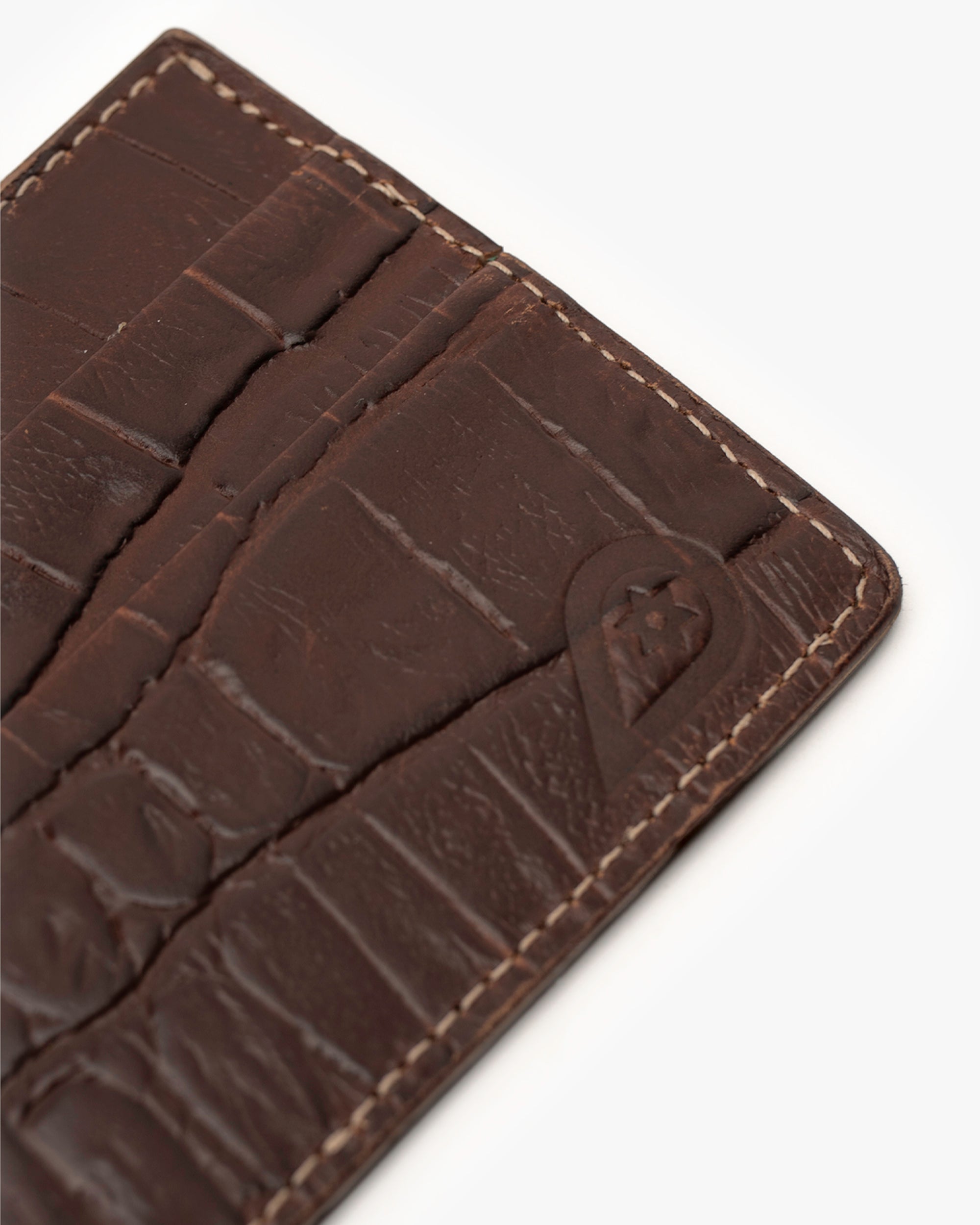 Tarjetero de Cuero Doble Café Caimán Landazuri